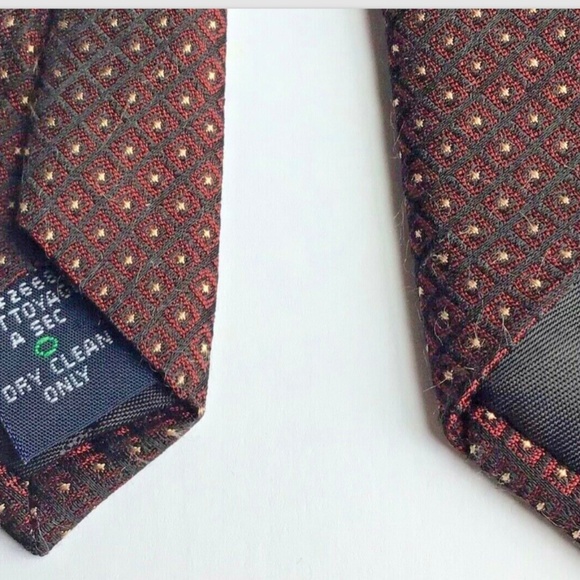 Calvin Klein classy maroon colour all silk Tie made in USA 🇺🇸 - Picture 6 of 7